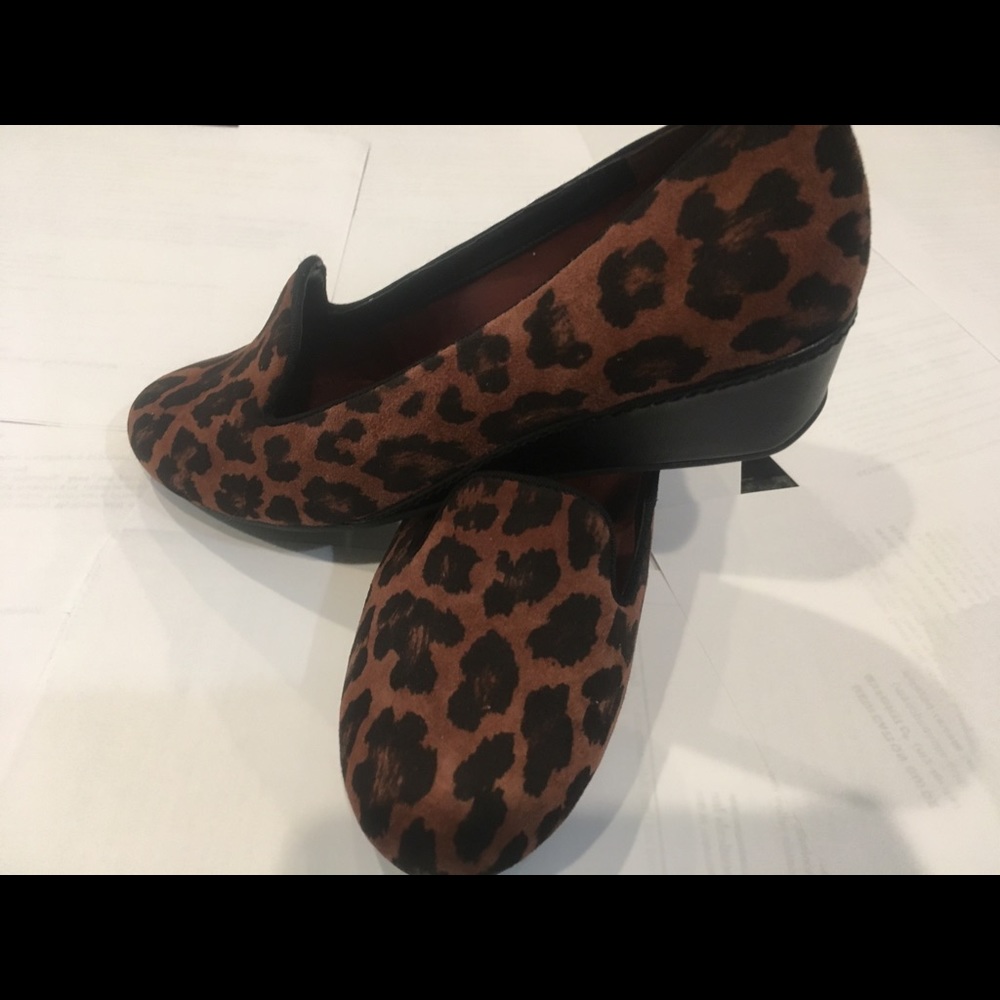 Easy Spirit leopard shoes